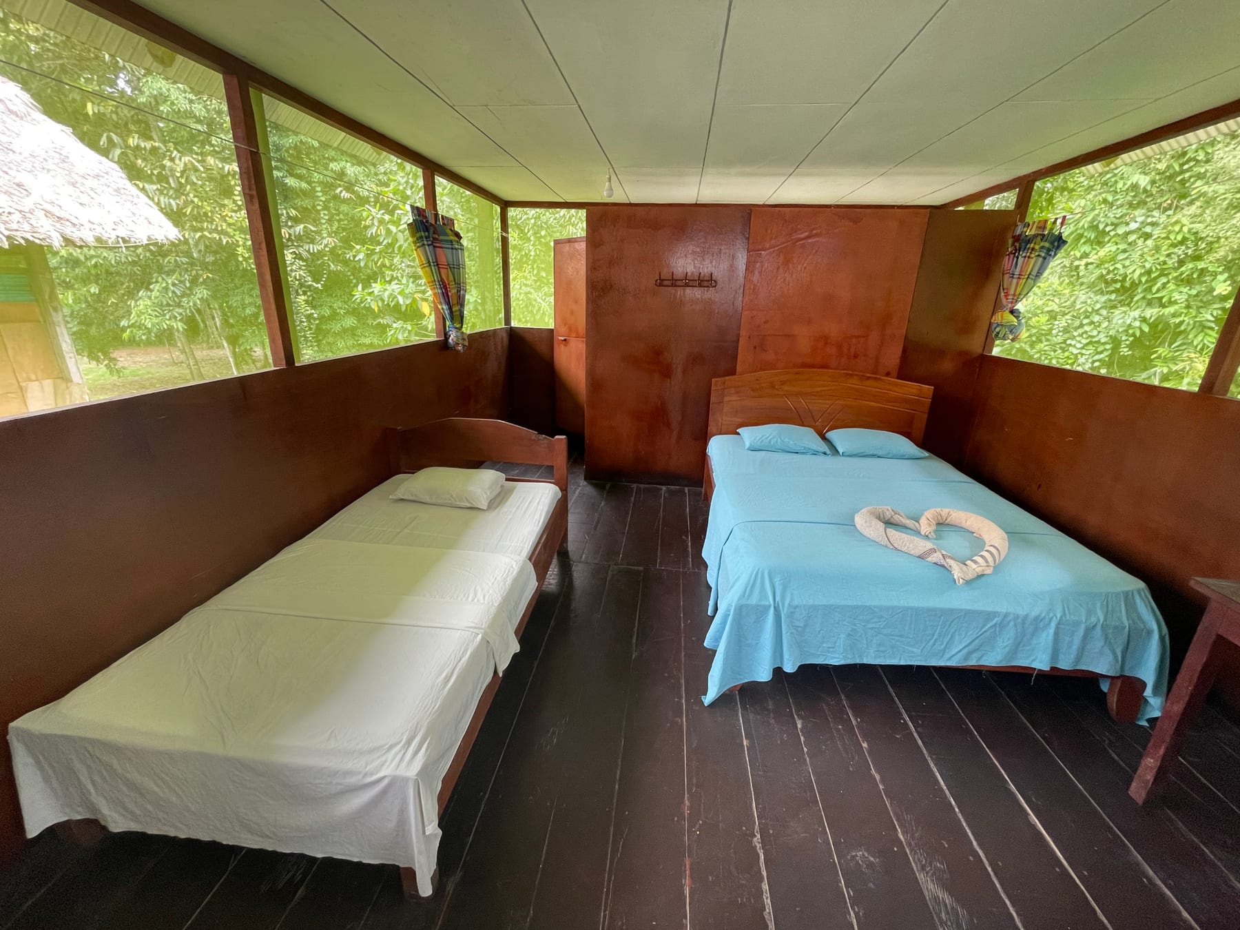 Family room with multiple beds at Brisa Tropical Eco-Lodge